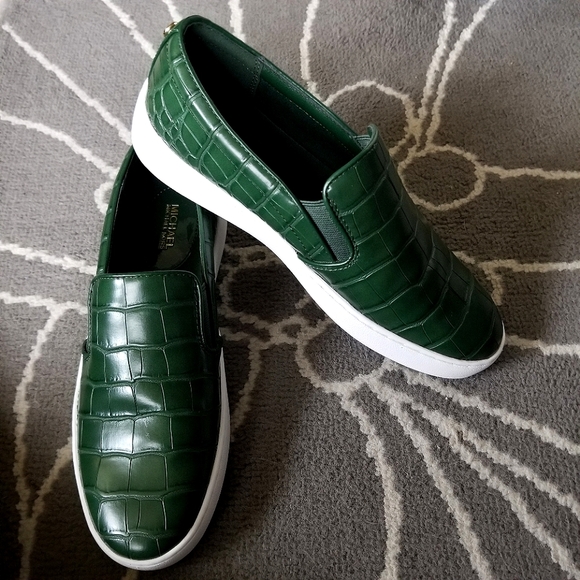 NWOT Michael Kors Green Croco Embossed KEATON Slip Ons - Picture 3 of 9